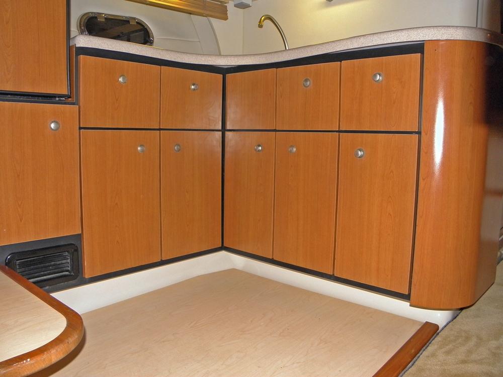 Saloon, Accommodation